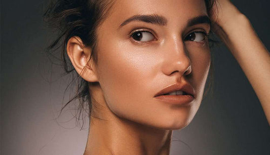 Radiant Glow Veil: Primer, Illuminisor & Moisturiser in One | INIKA Organic UK | 01